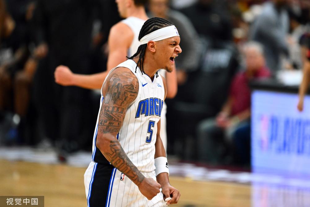 军的背后 军的背后